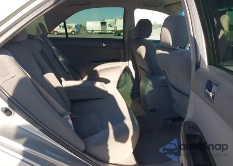 2005 Toyota Camry Le V6 z USA, uszkodzony, nr VIN 4T1BF32K55U599321